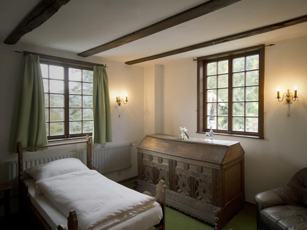 Hotel & Restaurant Gut Hungenbach Kürten Oda fotoğraf